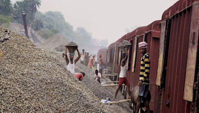 Goods train derails near Patna