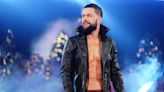 Finn Bálor: 'Stephanie McMahon y Triple H apoyaron mi entrada Pro-LGBTQ+ en WrestleMania 34'