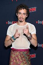 Robert Sheehan