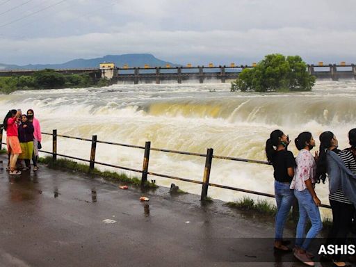 Alert issued to people living along Mutha River after release of water from Khadakwasla Dam