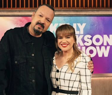 Pepe Aguilar celebró 35 años de carrera musical en el programa de Kelly Clarkson