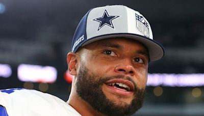 Dak Prescott's reaction after Ezekiel Elliott signed with Dallas Cowboys