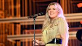 Fans Call Kelly Clarkson a 'Breath of Fresh Air' in New Makeup-Free Video