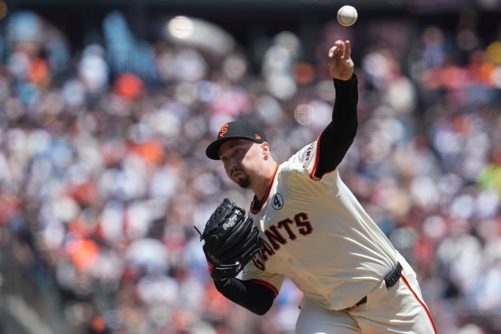 SF Giants swept by Yankees after letting late lead slip away