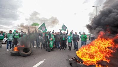 Protestas en Córdoba por la llegada de Javier Milei: Gendarmería reprimió a manifestantes en la ruta