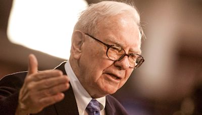 Warren Buffett: 6 Best Pieces of Money Advice for the Middle Class