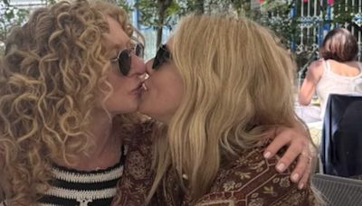 Sienna Miller, 42, plants a kiss on Kelly Hoppen