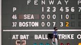 Mariners come crashing down at Fenway with 14-7 loss to Red Sox