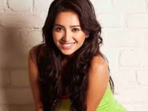 Asha Negi Talks About Playing A Role So Close To Her Own Life In ‘Industry’