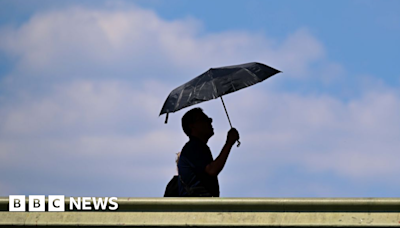 UK weather: New health alert as temperatures to hit 30C this week