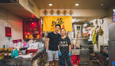 【康港劉影】柴灣興華茶餐廳結業在即 鏡頭下的母子情