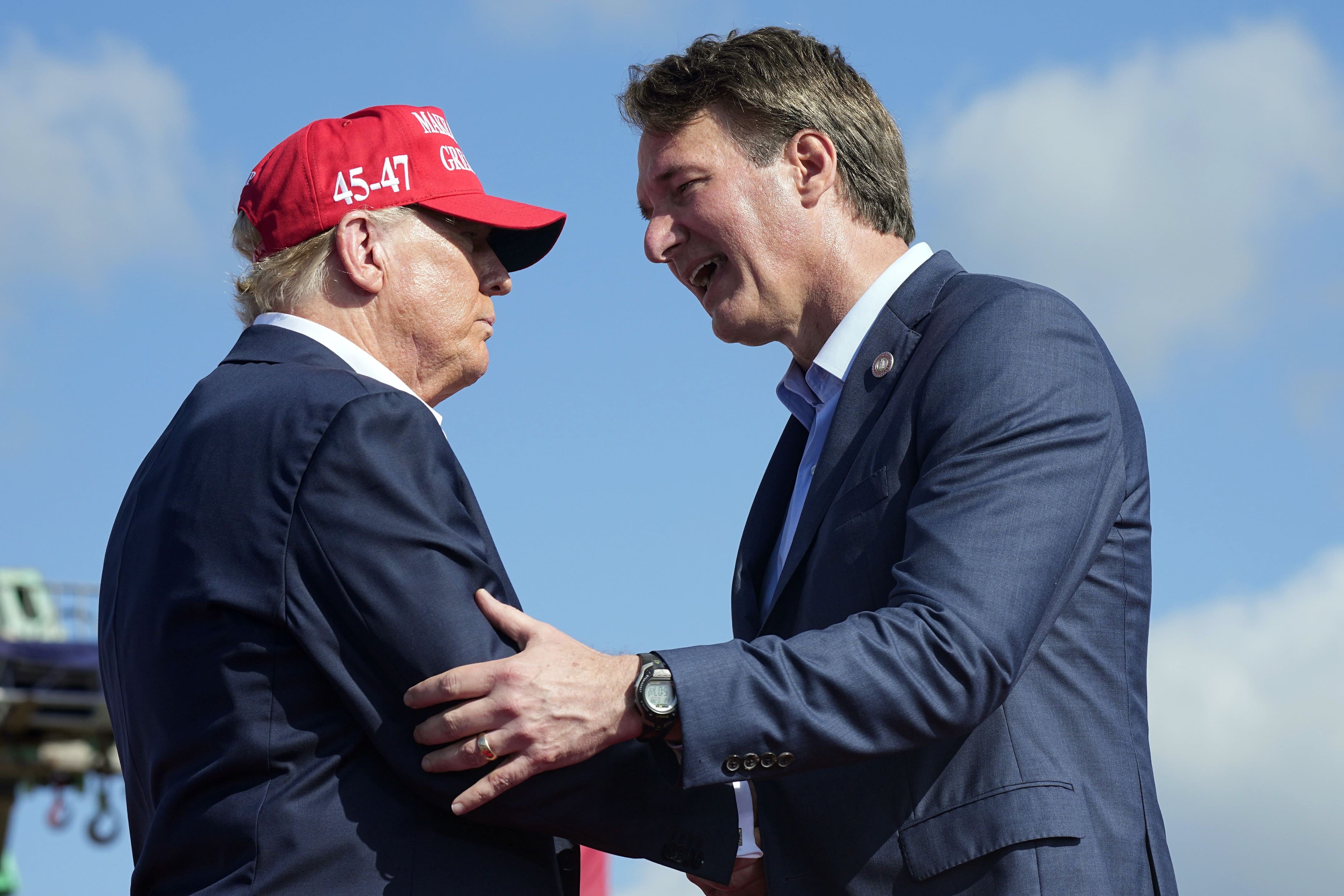 Trump takes a debate night victory lap at Virginia rally