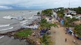 Transit of migrants through the Darien Gap resumes as Colombian boat companies end work stoppage