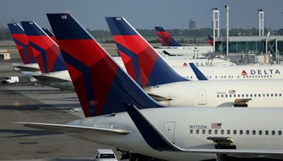 Delta forecasts fourth-quarter revenue below estimates, shares fall