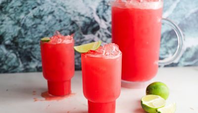 The 2-Ingredient Watermelon Drink You'll Want To Sip All Summer Long