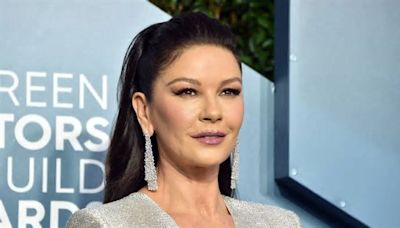 La hija de Catherine Zeta-Jones llevó el vestido con el que su madre triunfó 25 años después