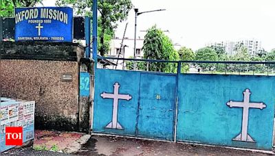 Mayor intervenes to resolve Behala school construction issue | Kolkata News - Times of India