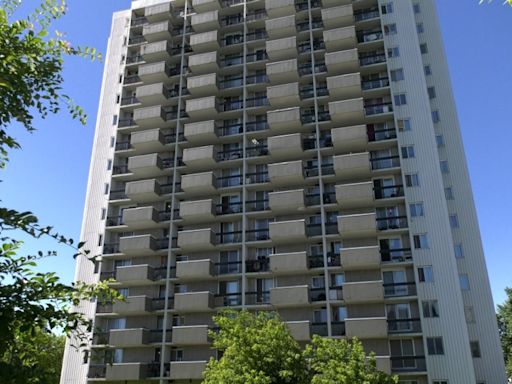 Tenants in 16-floor apartment building in Ottawa's west-end served eviction notices