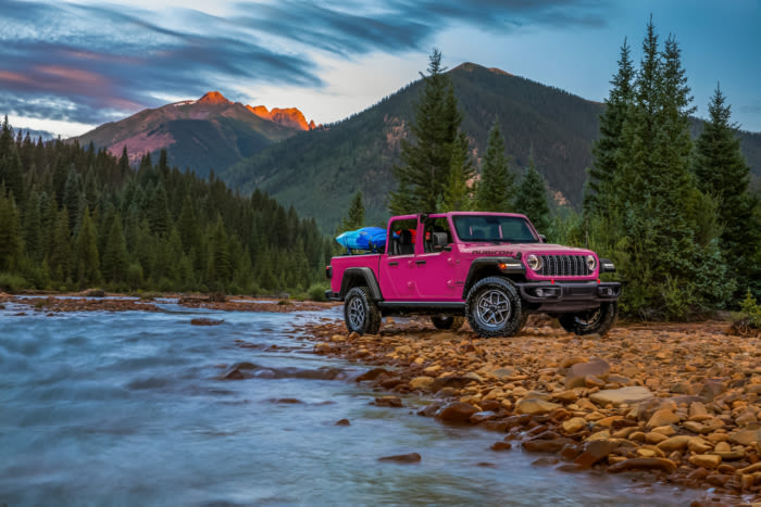 Lots More Tuscadero Pink Jeeps, While Gladiator Gets Electrified