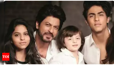 Shah Rukh Khan's dad moments are the cutest thing on the internet today: video inside | Hindi Movie News - Times of India