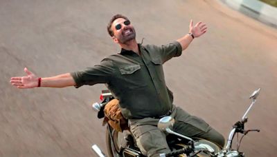 Sarfira Movie Review: Akshay Kumar’s film is a scene-for-scene remake of Soorarai Pottru