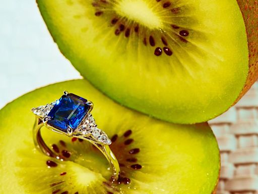 As White Diamonds Lose Cachet, Couples Want Colored Engagement Rings. A Guide.