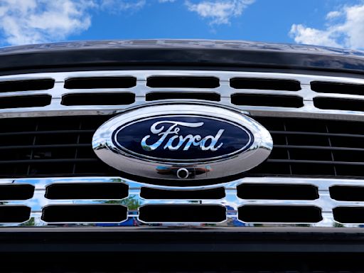Ford to start making F-Series Super Duty pickups at plant in Canada to keep up with demand