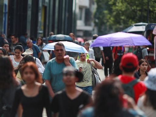 Mexico heat wave melts temperature records in ten cities, including Mexico City