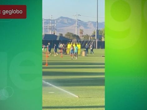 Dorival Júnior y Vinicius platican por separado en el entrenamiento de Brasil - MarcaTV