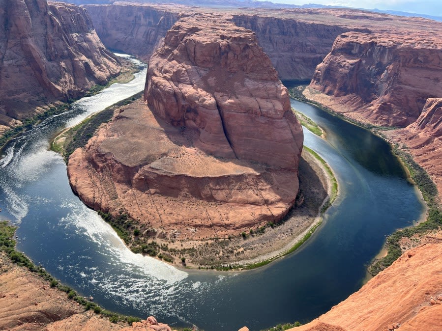 2 women struck by lightning while standing near rim of Horseshoe Bend in Glen Canyon