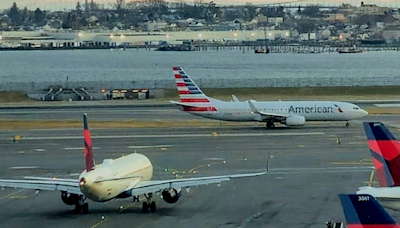 American Airlines Flight Evacuated After Fire At San Francisco Airport Videos Emerge