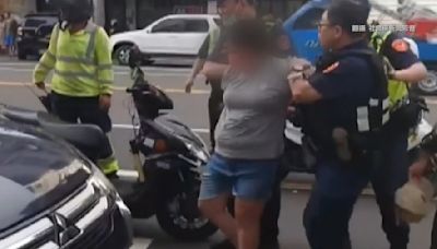 不服取締！女騎士未戴安全帽 竟出手毆女警遭壓制