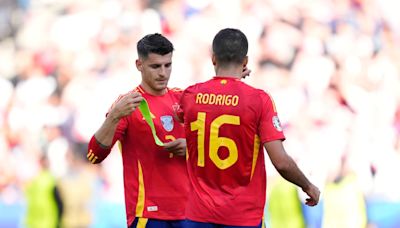 Fuentes de UEFA no ven recorrido a unas posibles sanciones para Álvaro Morata y Rodri por los cánticos de 'Gibraltar es español'