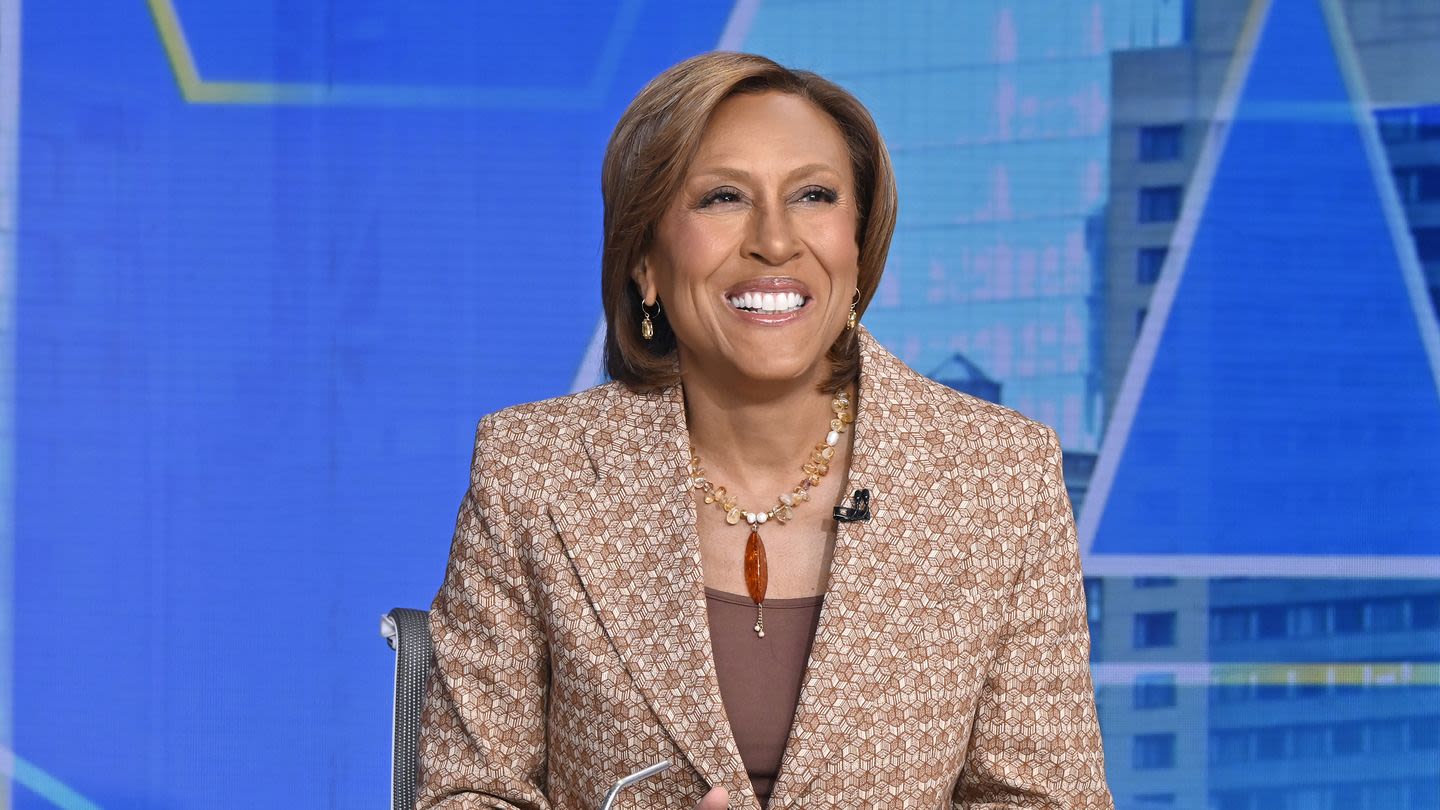Robin Roberts Reveals The Reason Behind Her Bandaged Wrist On 'GMA'