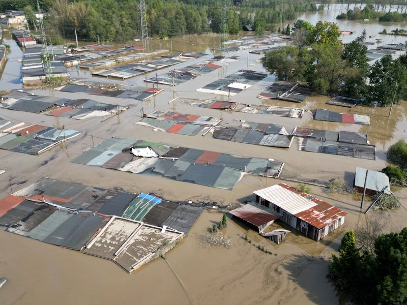 Factbox-Central Europe experiencing worst floods in at least two decades