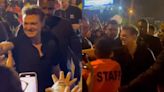 Luis Miguel desata la locura en Perú; regala fotos y saluda a fans