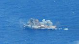 震撼畫面：英美軍機和軍艦聯手擊沉靶艦