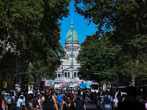 Paro general del 9 de mayo en Argentina: horarios, quiénes se adhieren, qué demandan y cómo afecta al transporte