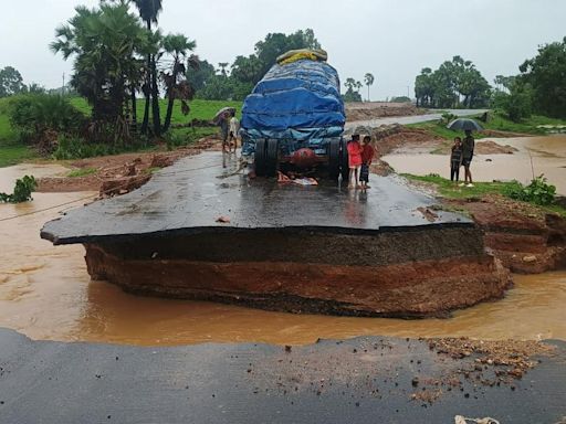 Connectivity between A.P., Odisha cut off as road washes away in floodwaters