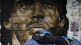 Hijos de Maradona piden trasladar cuerpo a mausoleo por seguridad y para que le puedan rendir homenaje