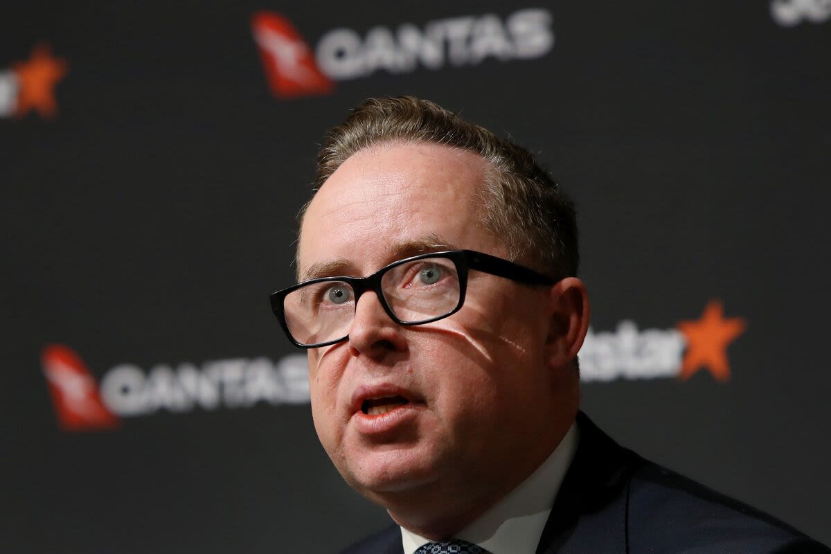 Qantas Cuts Joyce’s Pay by $6.1 Million Amid Governance Overhaul