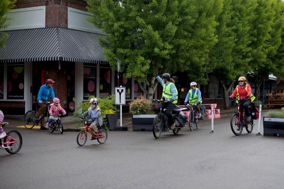 Portland’s Abernethy Elementary School pilots a daily Bike Bus