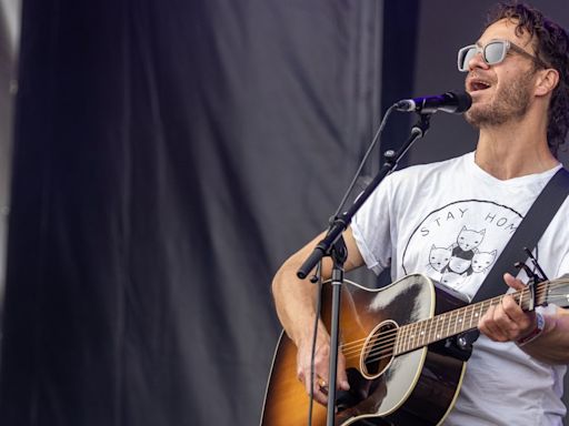 Amos Lee releases new album 'Transmissions' as his tour continues