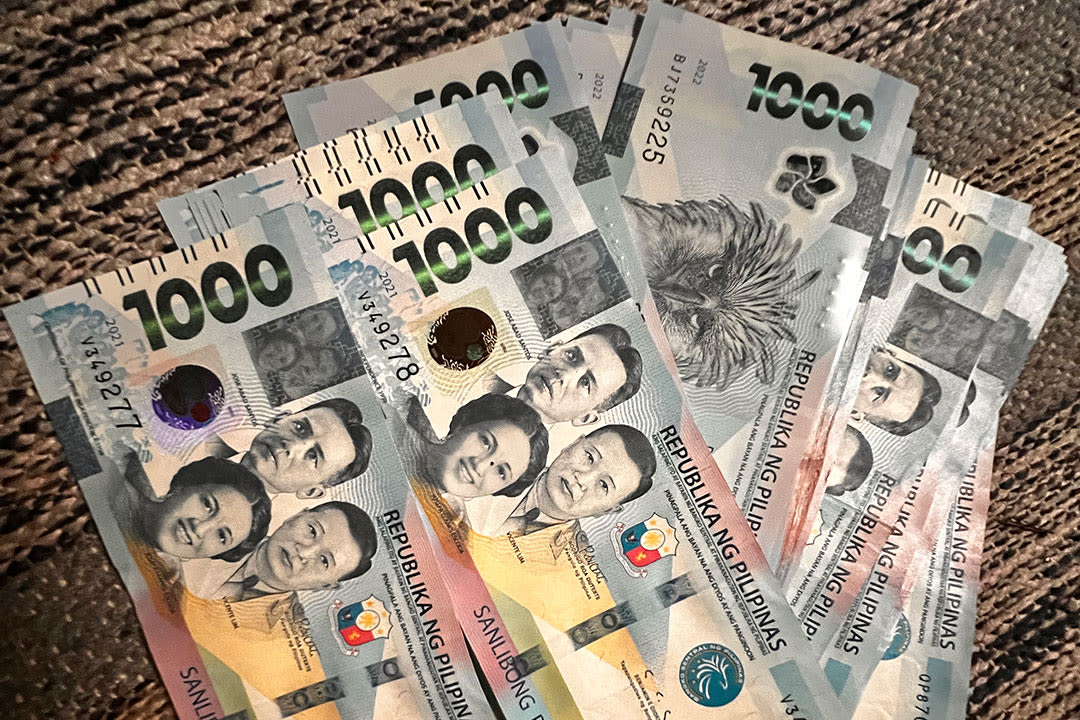Peso weakens to 19-month low - BusinessWorld Online