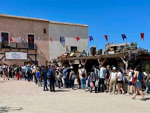 Puy du Fou cuelga el cartel de 'No hay entradas' en el día de El Español en el parque de Toledo