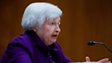 Yellen intenta calmar los temores en los mercados ante la caída de los valores bancarios