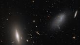 Hubble Space Telescope spies odd pair of galaxies near Big Dipper (photo)