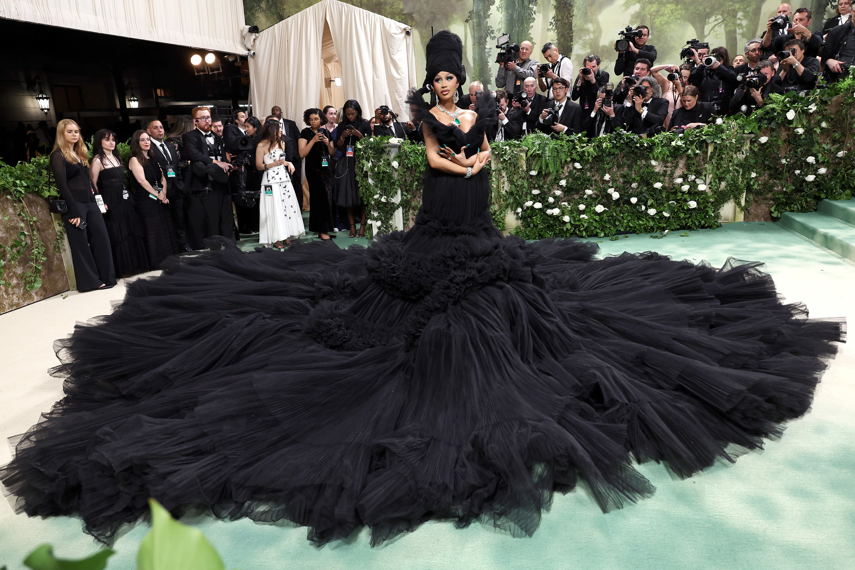 Cardi B shuts down Met Gala red carpet in showstopping gown