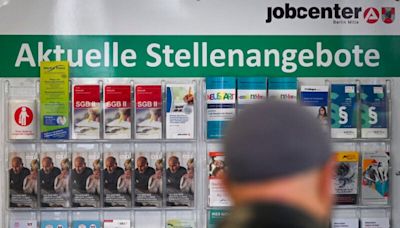 Alarmsignal für den Arbeitsmarkt: Immer mehr Firmen gehen jetzt die Aufträge aus, zeigen neue Zahlen