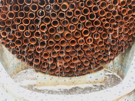 Beehive, a "colmeia de barro" que resfria a casa de forma sustentável